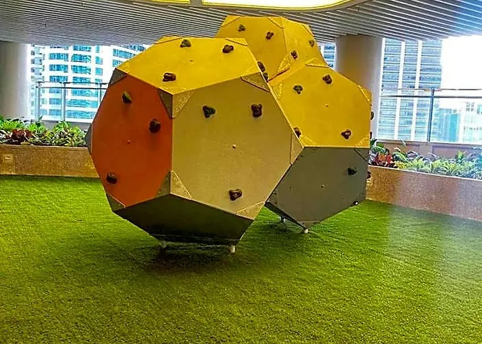 Отель Smdc Air Residence-lucascove Sorrento Vibes In Makati 4*